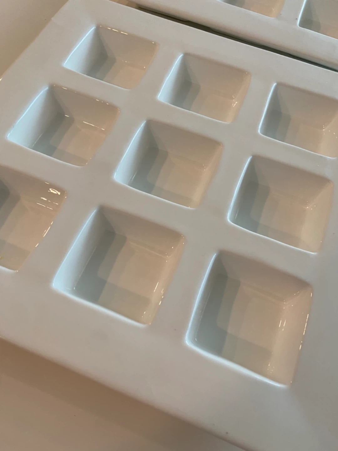 Set of 2 White Square Serving Trays - photo 4