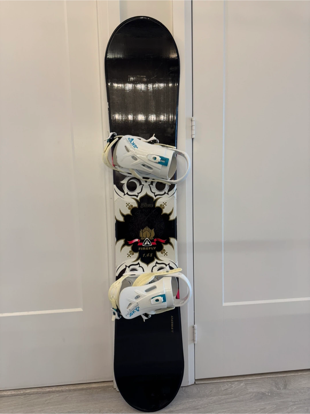 Snowboard with Bindings - 148cm - photo 2