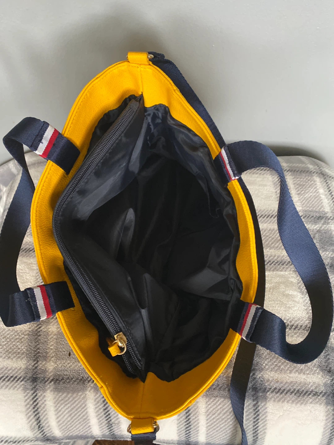 Tommy Hilfiger shoulder bag - photo 2