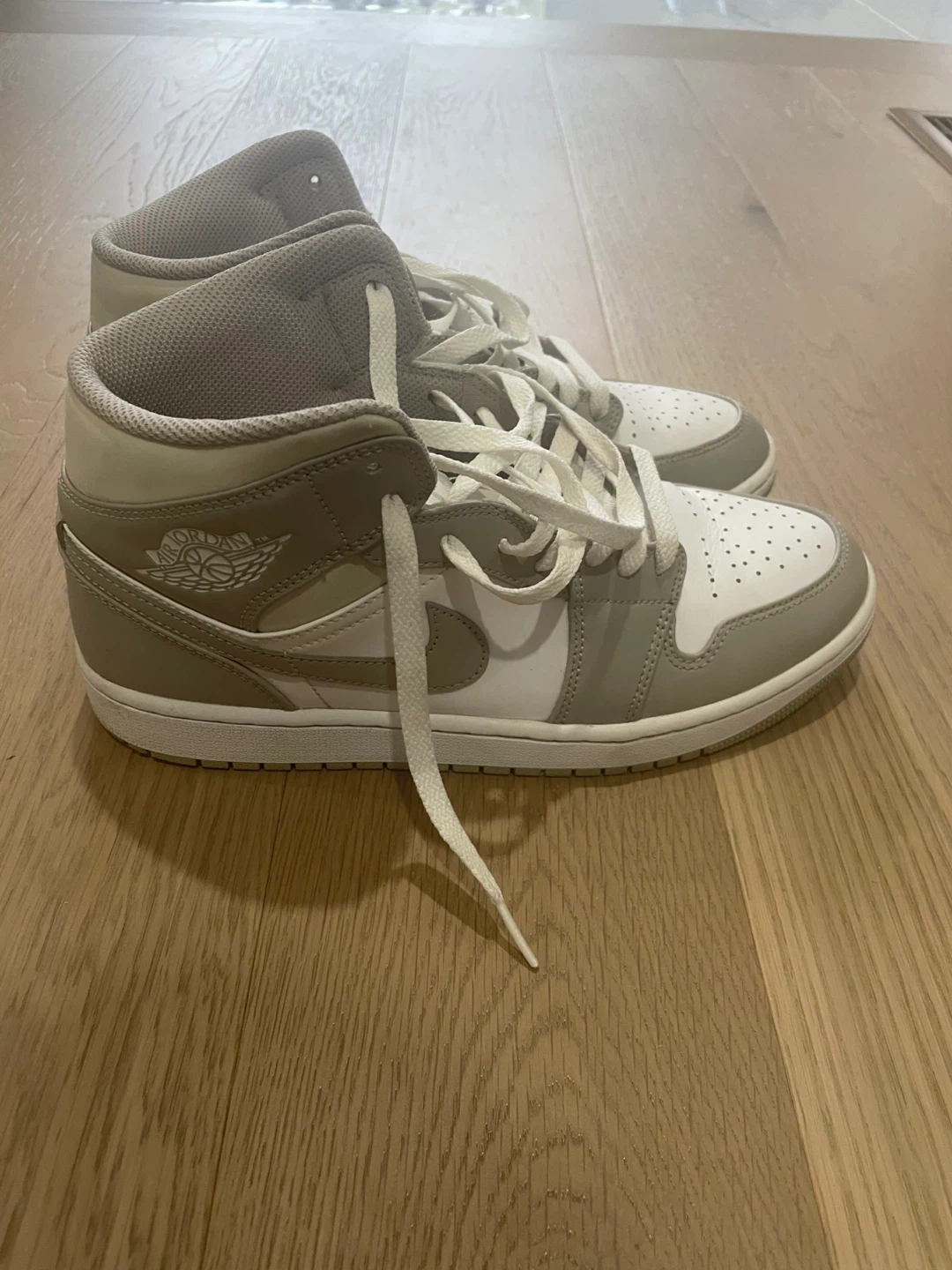 Air Jordan 1 Mid SE 'Grey Fog' Sneakers