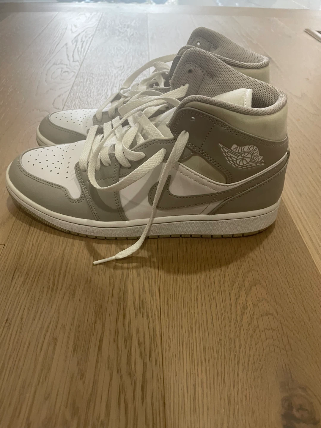 Air Jordan 1 Mid SE 'Grey Fog' Sneakers - photo 3