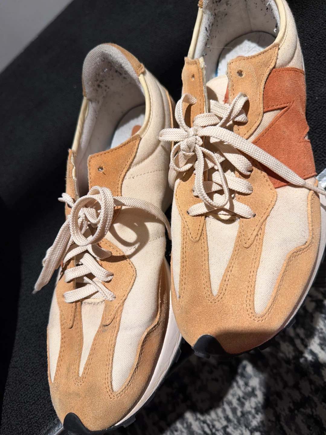 New Balance 327 Sneakers