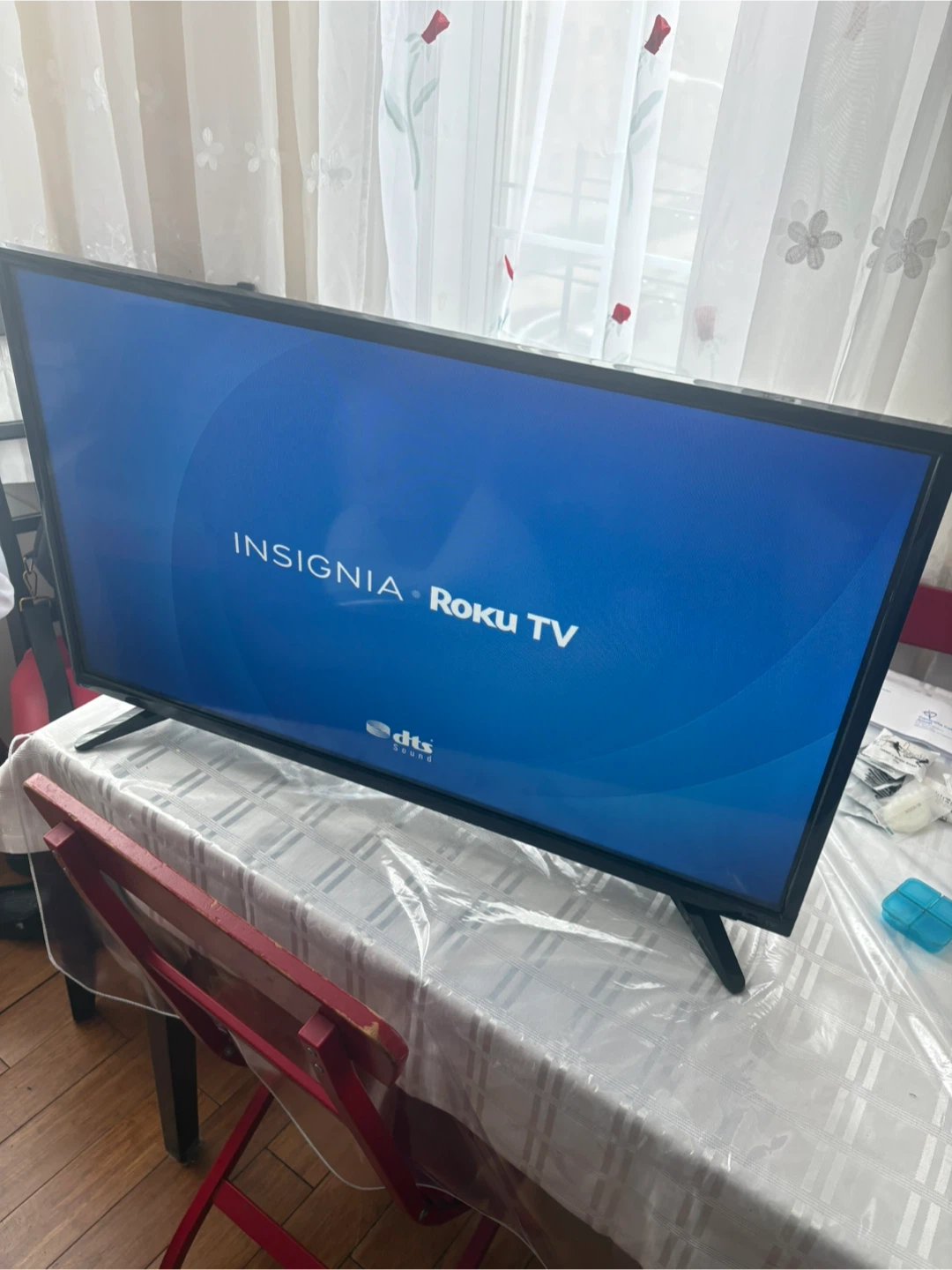 Insignia Roku TV 32 inch
