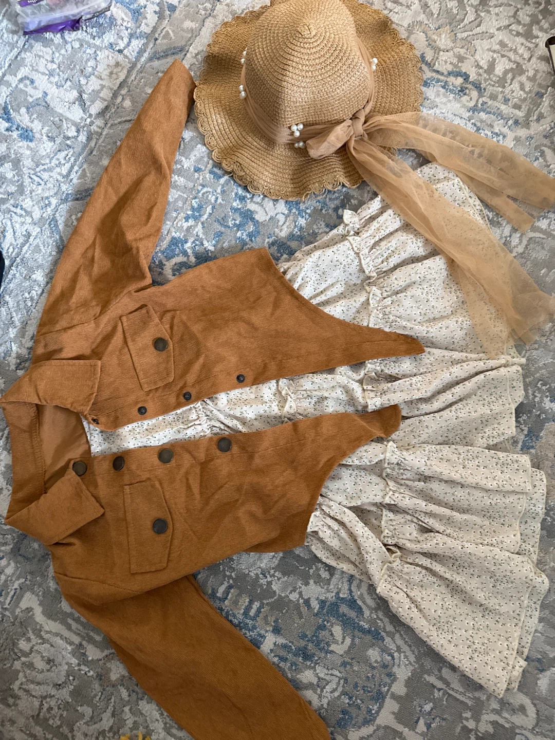 Children's Outfit with Hat - photo 2