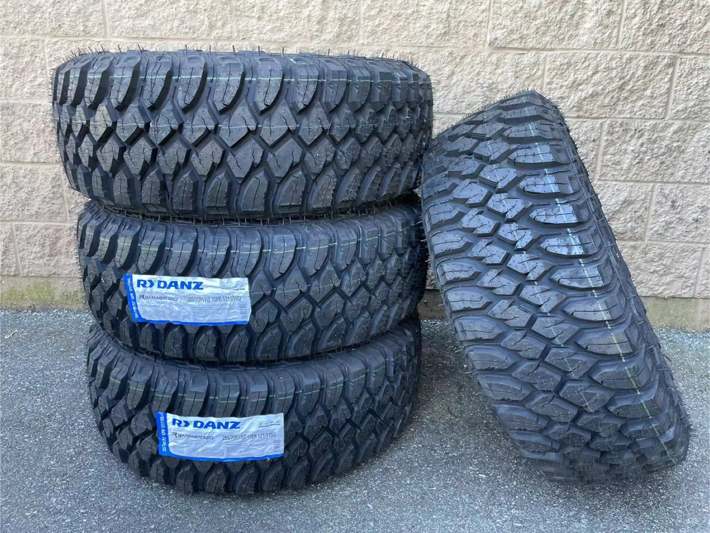 285/70/17 brand new MT mud terrain tires on sale 285/70R17LT