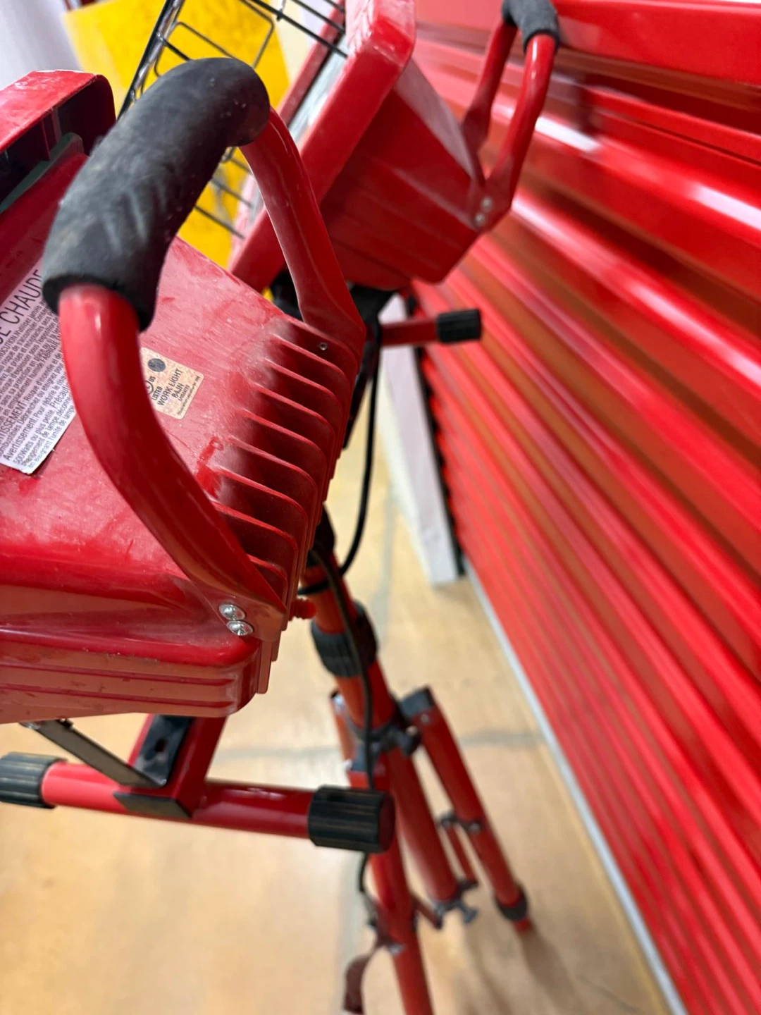 Double Headed Red Tripod Work Light - photo 4