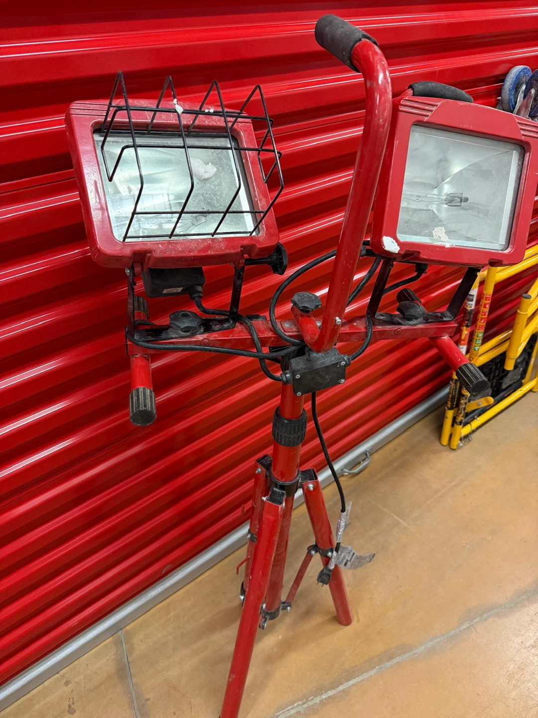 Double Headed Red Tripod Work Light