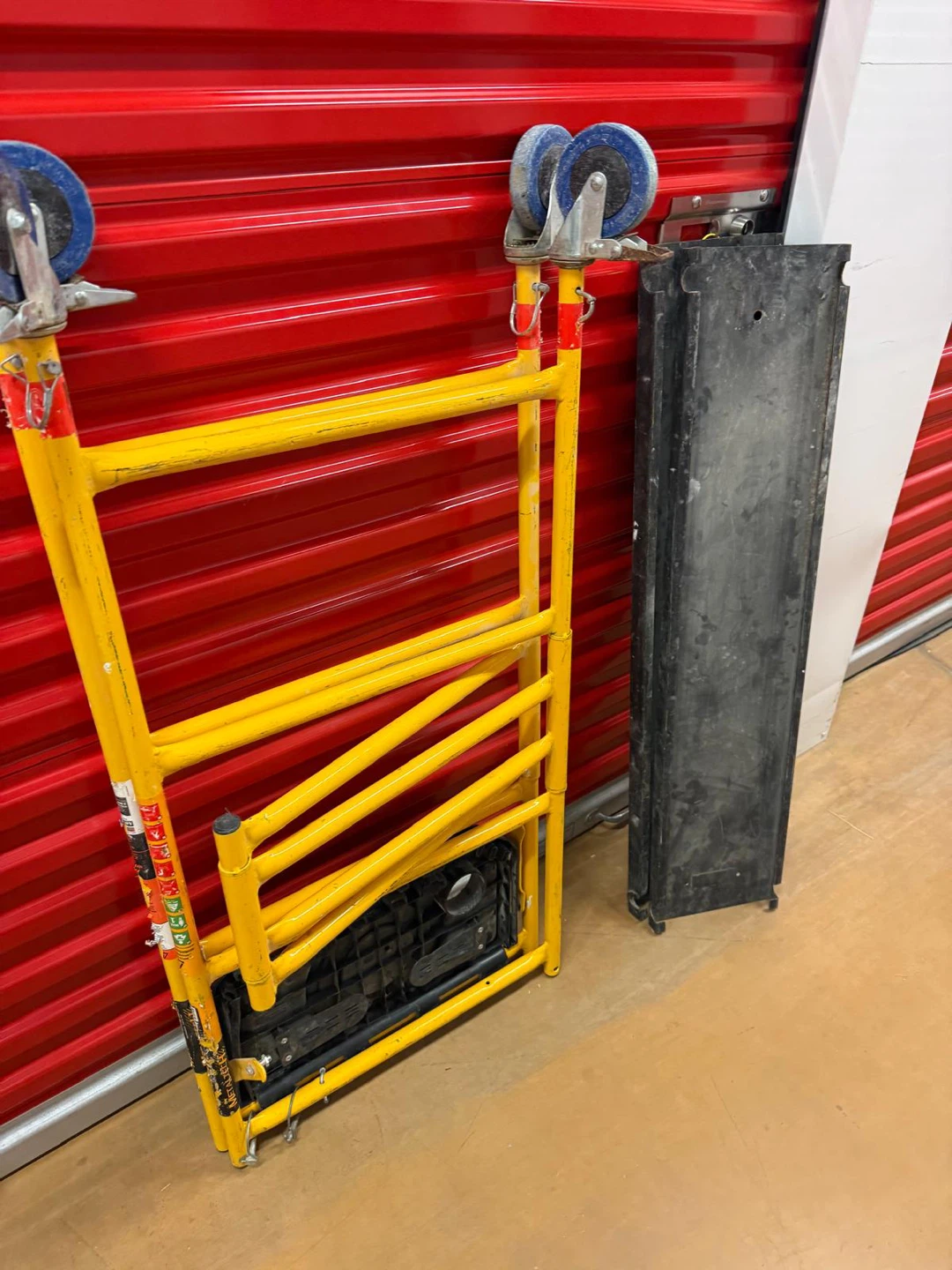 Yellow Rolling Scaffolding with Black Platform - photo 2