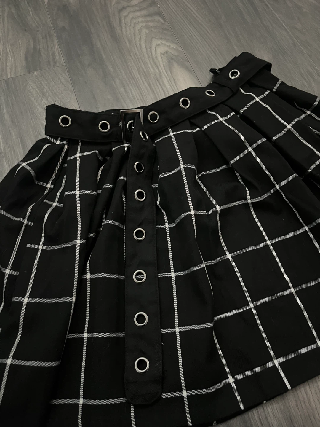 Hot Topic Black & White Plaid Pleated Skirt | Women - photo 5