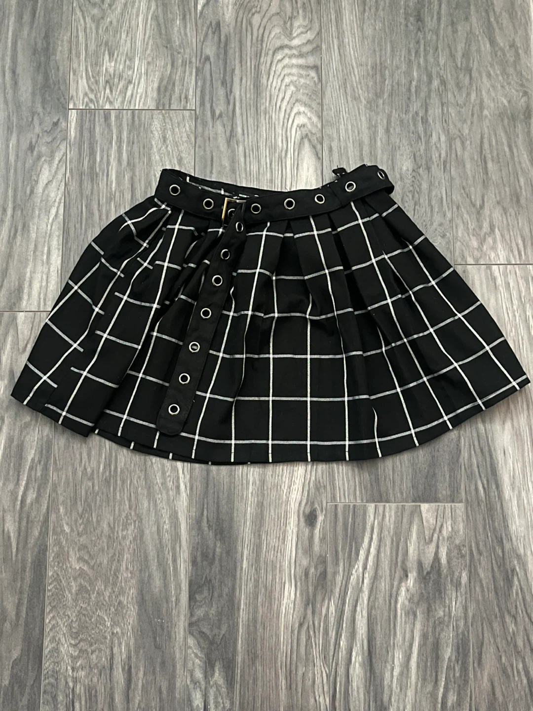 Hot Topic Black & White Plaid Pleated Skirt | Women