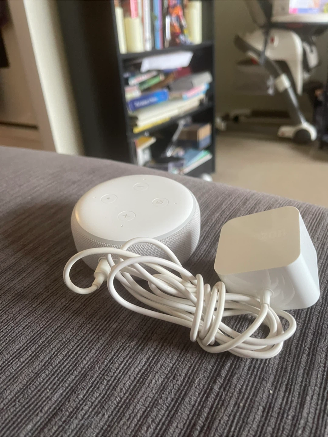 Amazon Echo Dot (3rd Gen) Smart Speaker - White - photo 3