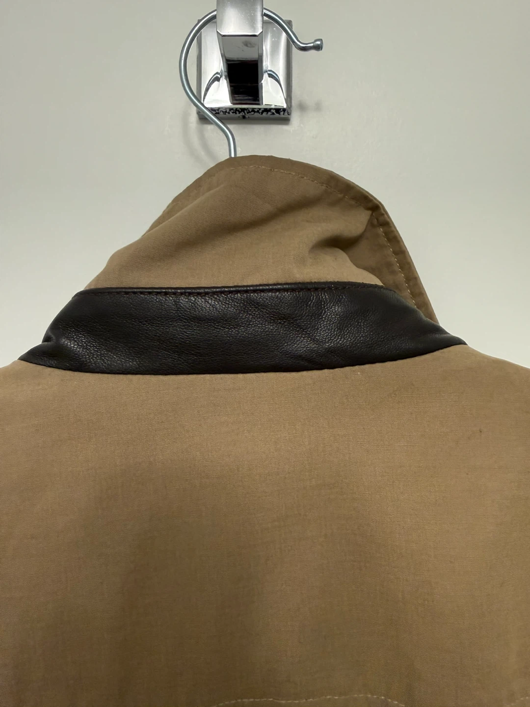 DANIER Tan Jacket with Leather Collar - photo 3