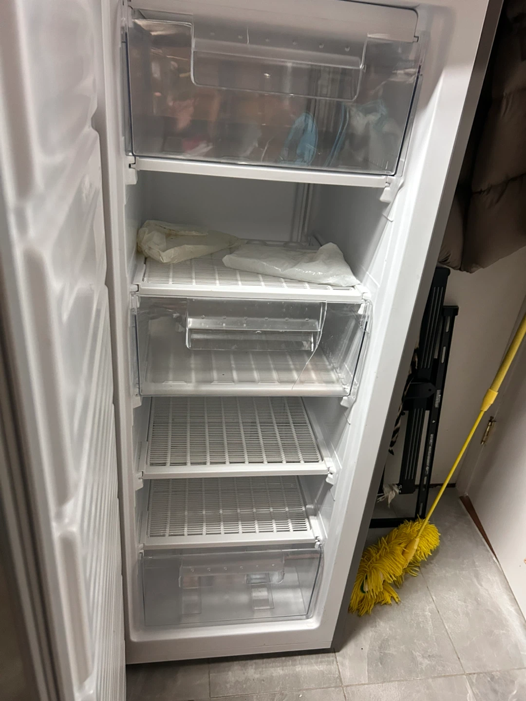 Danby Upright Freezer - photo 3