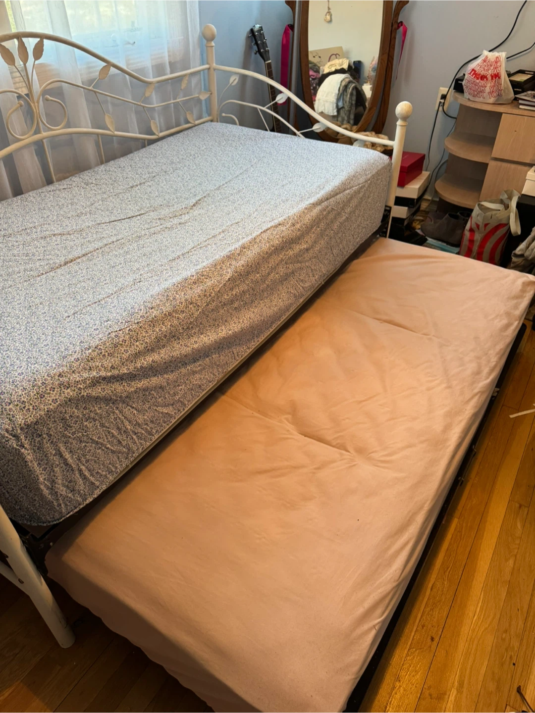 White Metal Daybed with Trundle - photo 4