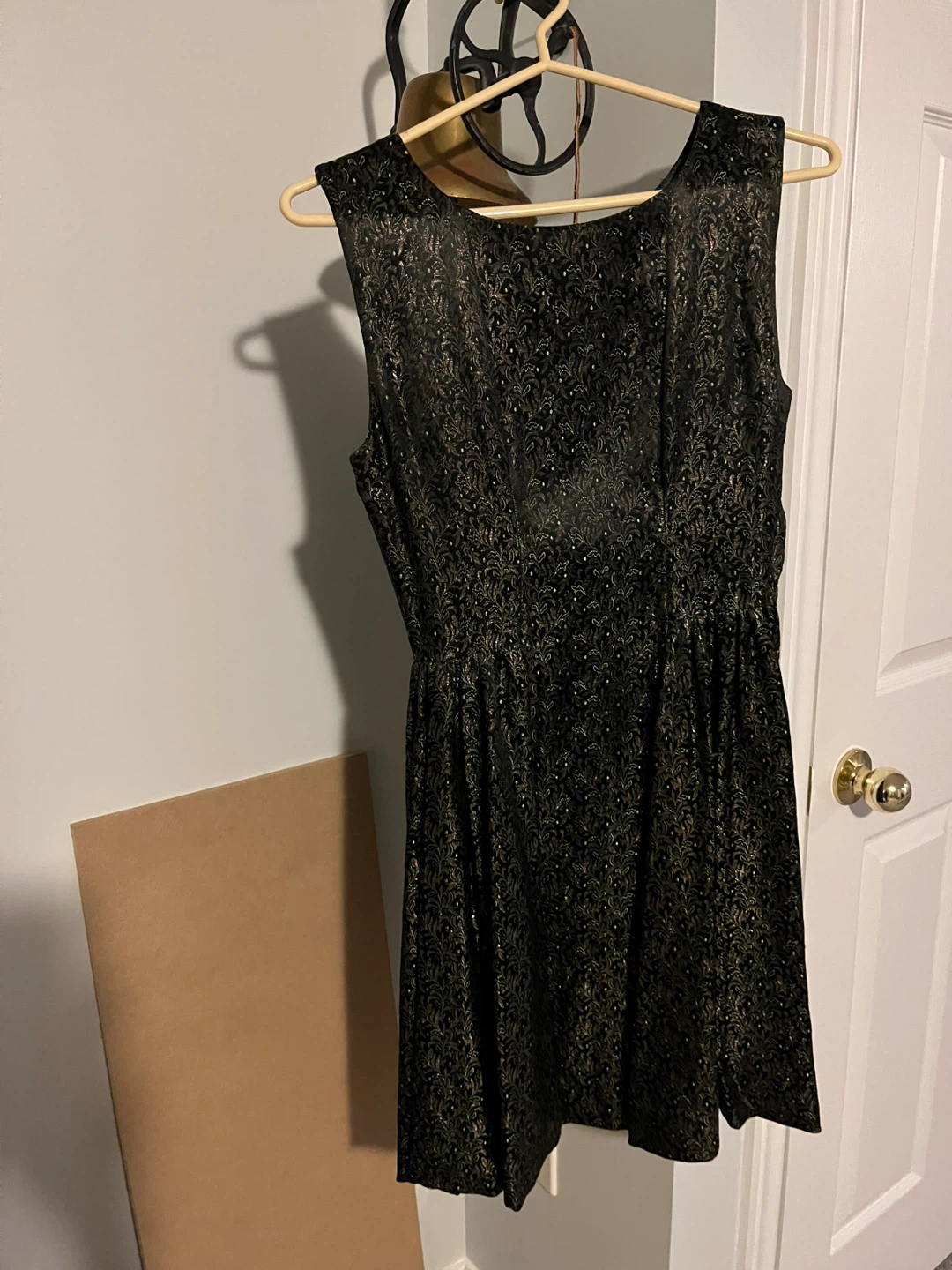 Shimmering Black and Green Floral Dress - photo 2