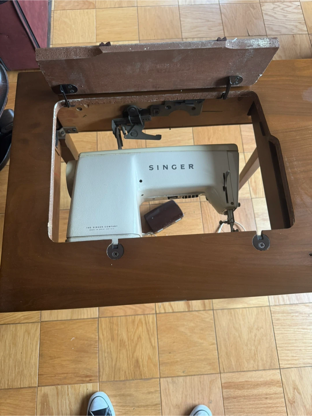 Vintage Singer Sewing Machine - Zig Zag model 457 - photo 2