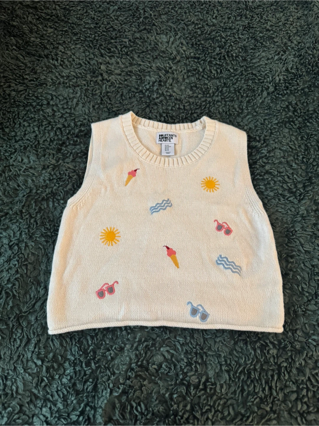 Peekaboo Hearts sleeveless sweater - photo 3