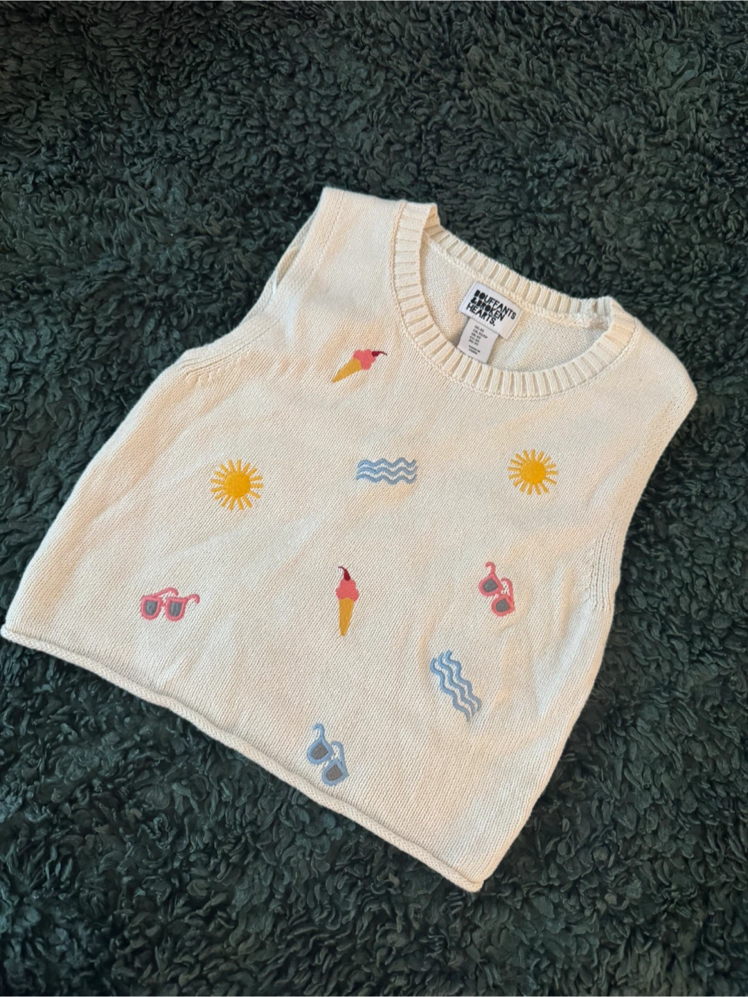 Peekaboo Hearts sleeveless sweater - photo 2