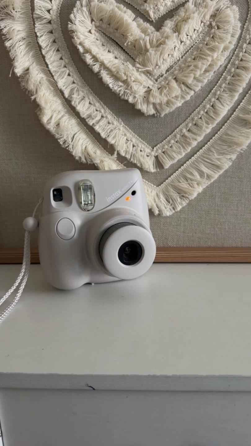 Fujifilm Instax Mini 7+ Instant Camera - photo 2
