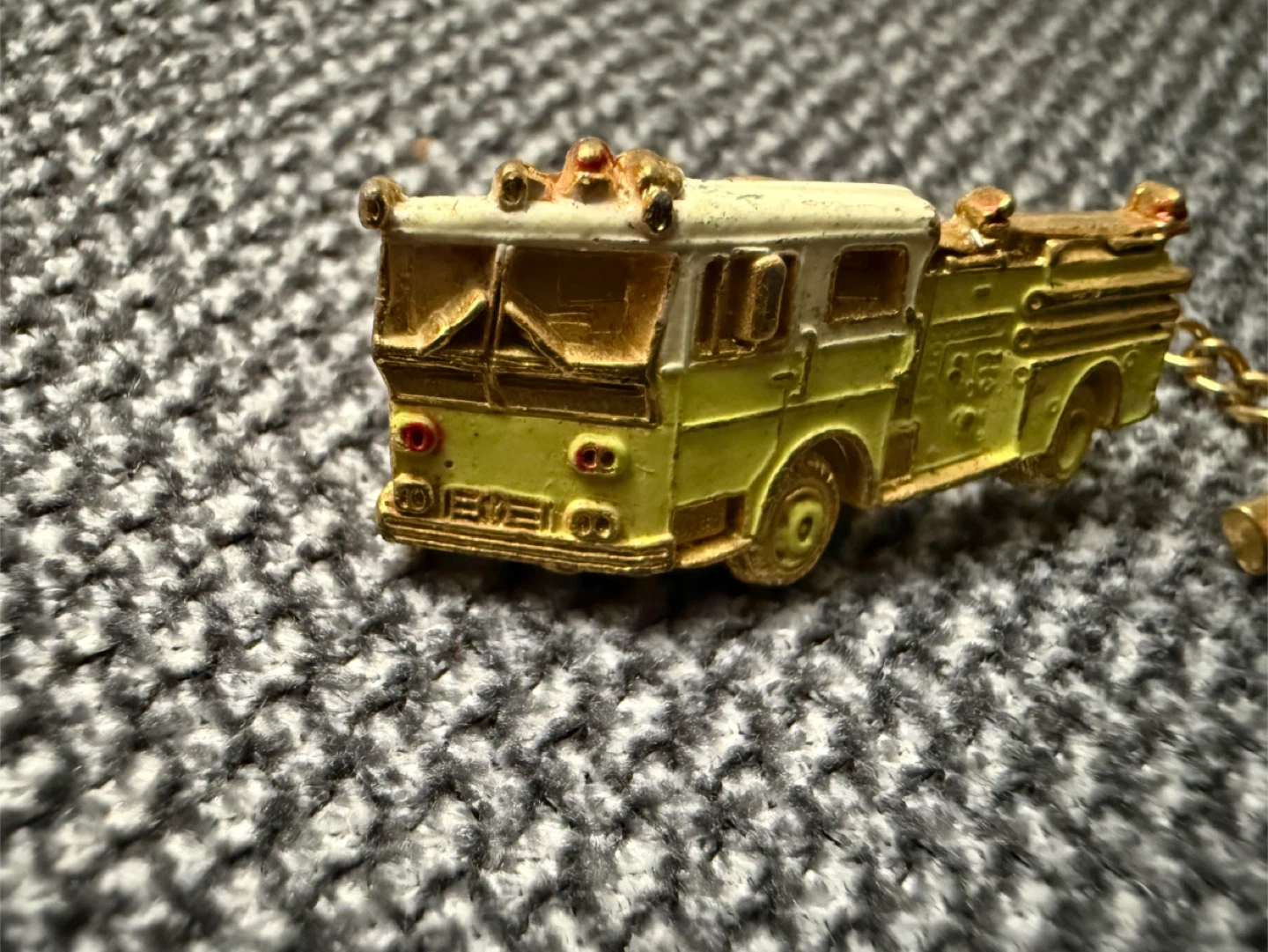 Vintage Fire Truck Tie Tac Pin - photo 3