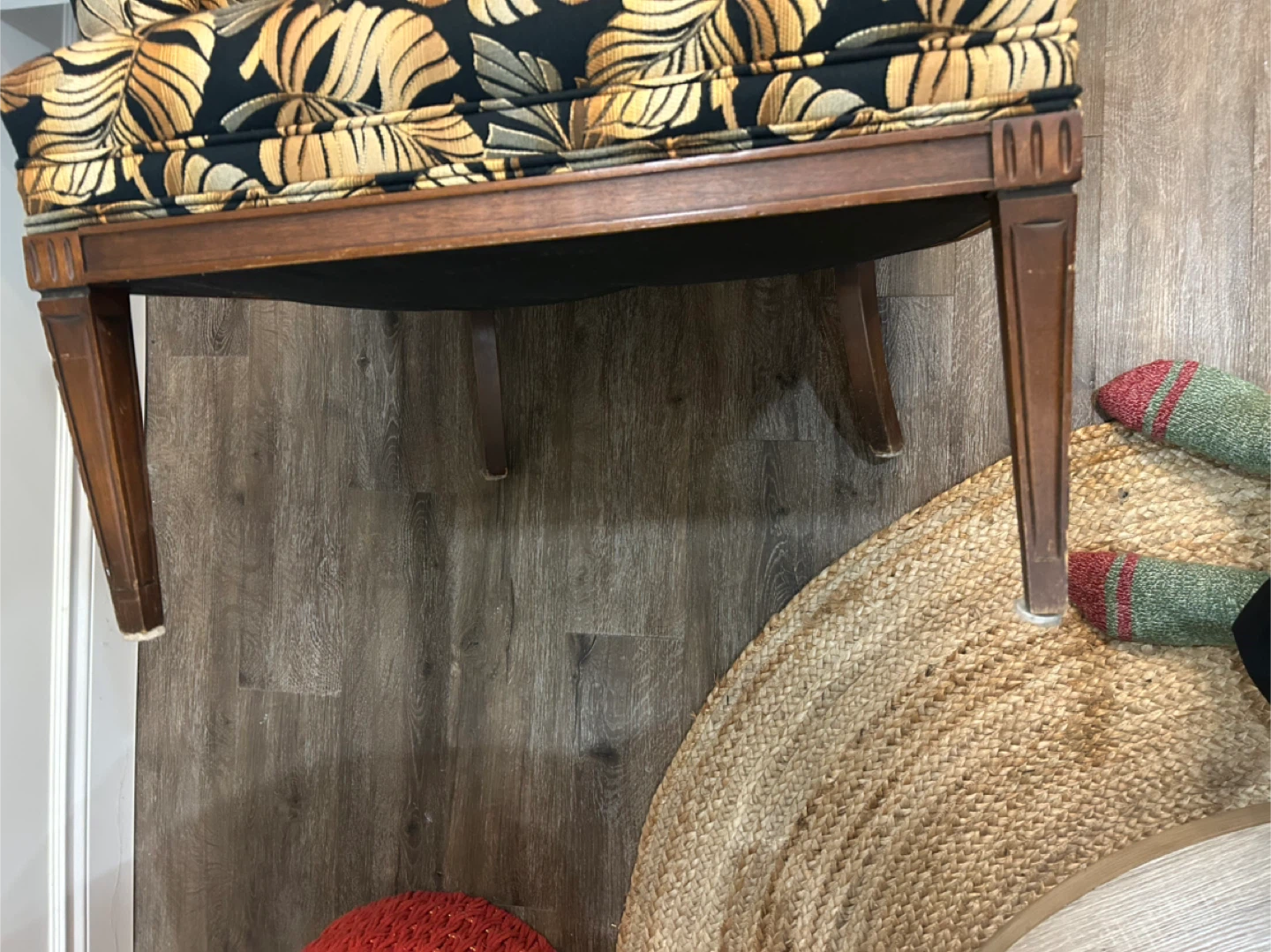 Vintage Armchair with Tropical Leaf Pattern - photo 5