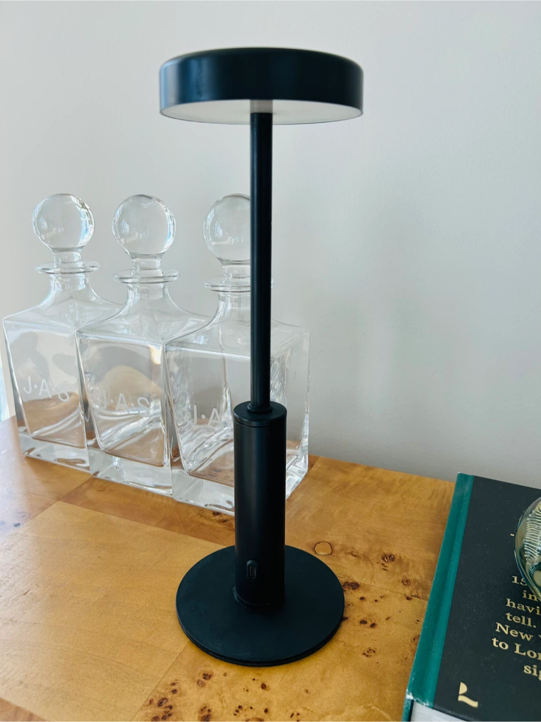Re-Chargeable LED Indoor Outdoor Table Lamp