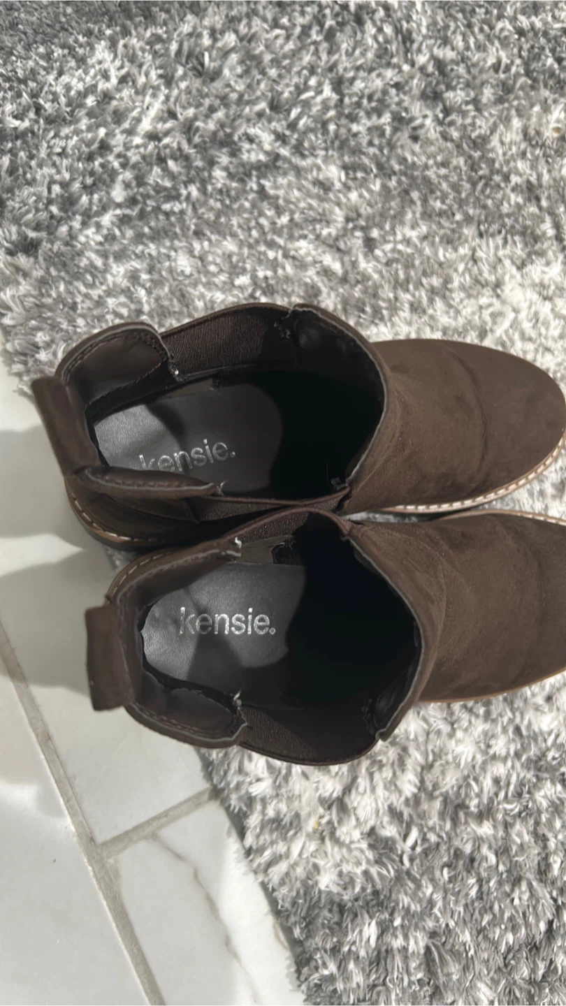 Kensie Brown Suede Chelsea Boots - photo 4