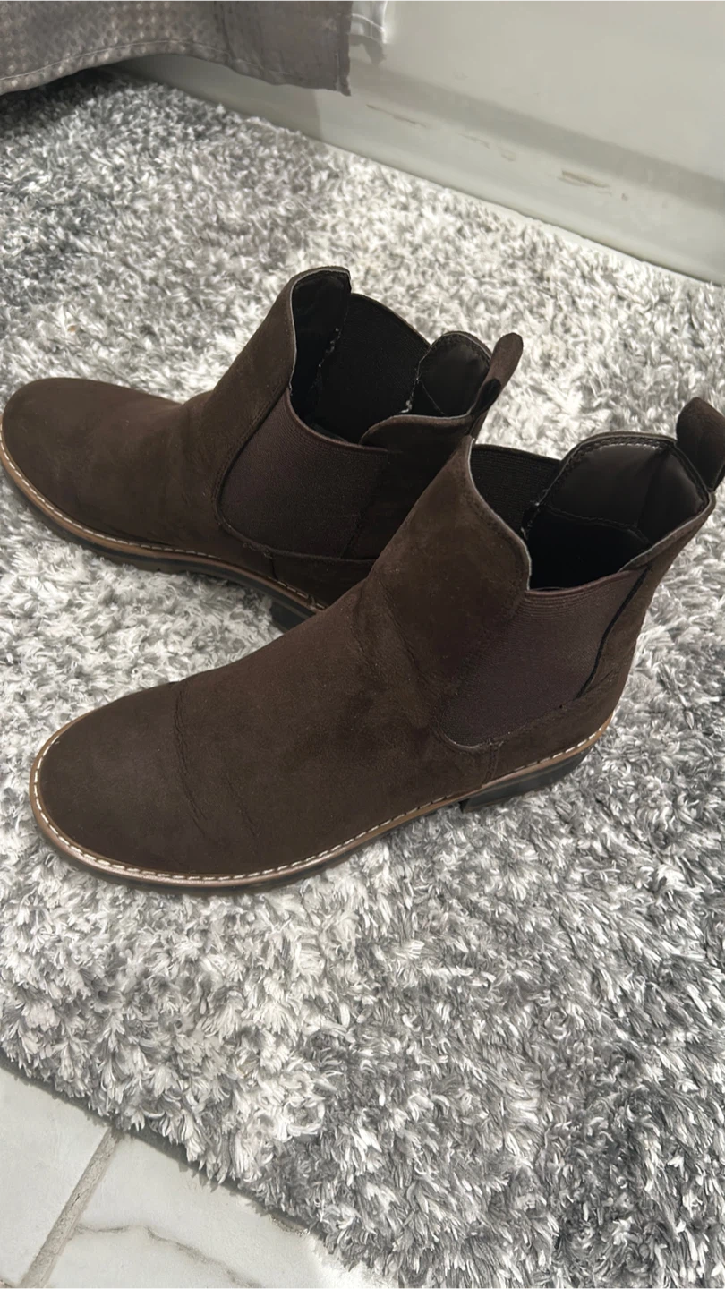 Kensie Brown Suede Chelsea Boots
