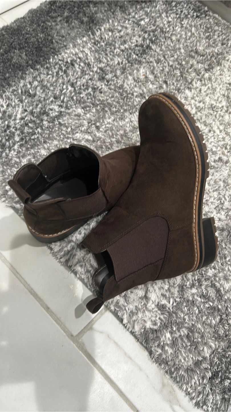 Kensie Brown Suede Chelsea Boots - photo 5