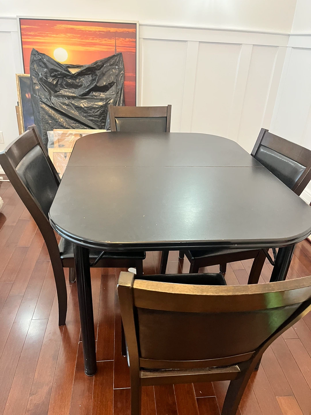 Expandable Dining Table with 4 Chairs
