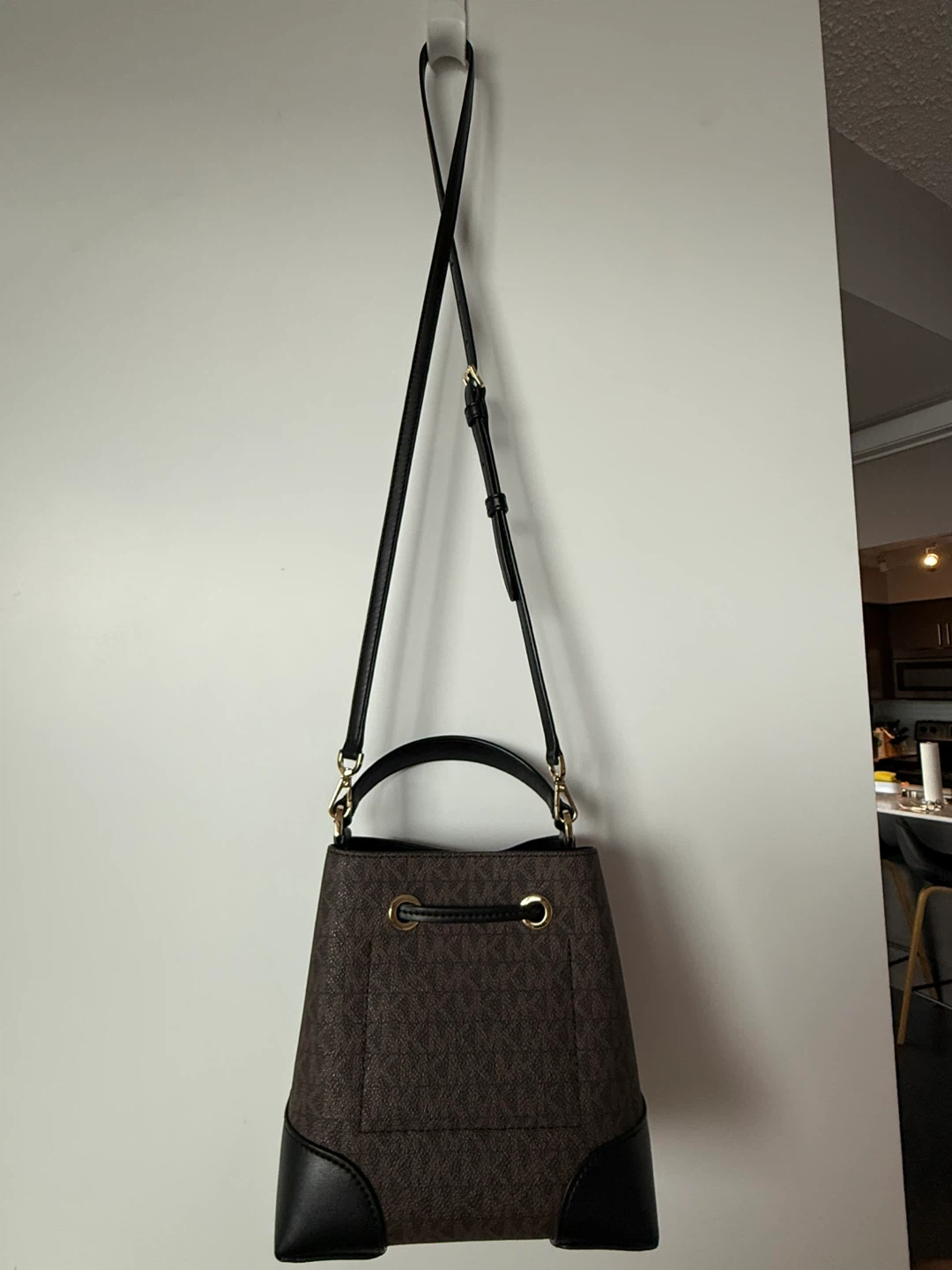 Michael Kors Bucket Bag - Brown Signature Print - photo 3