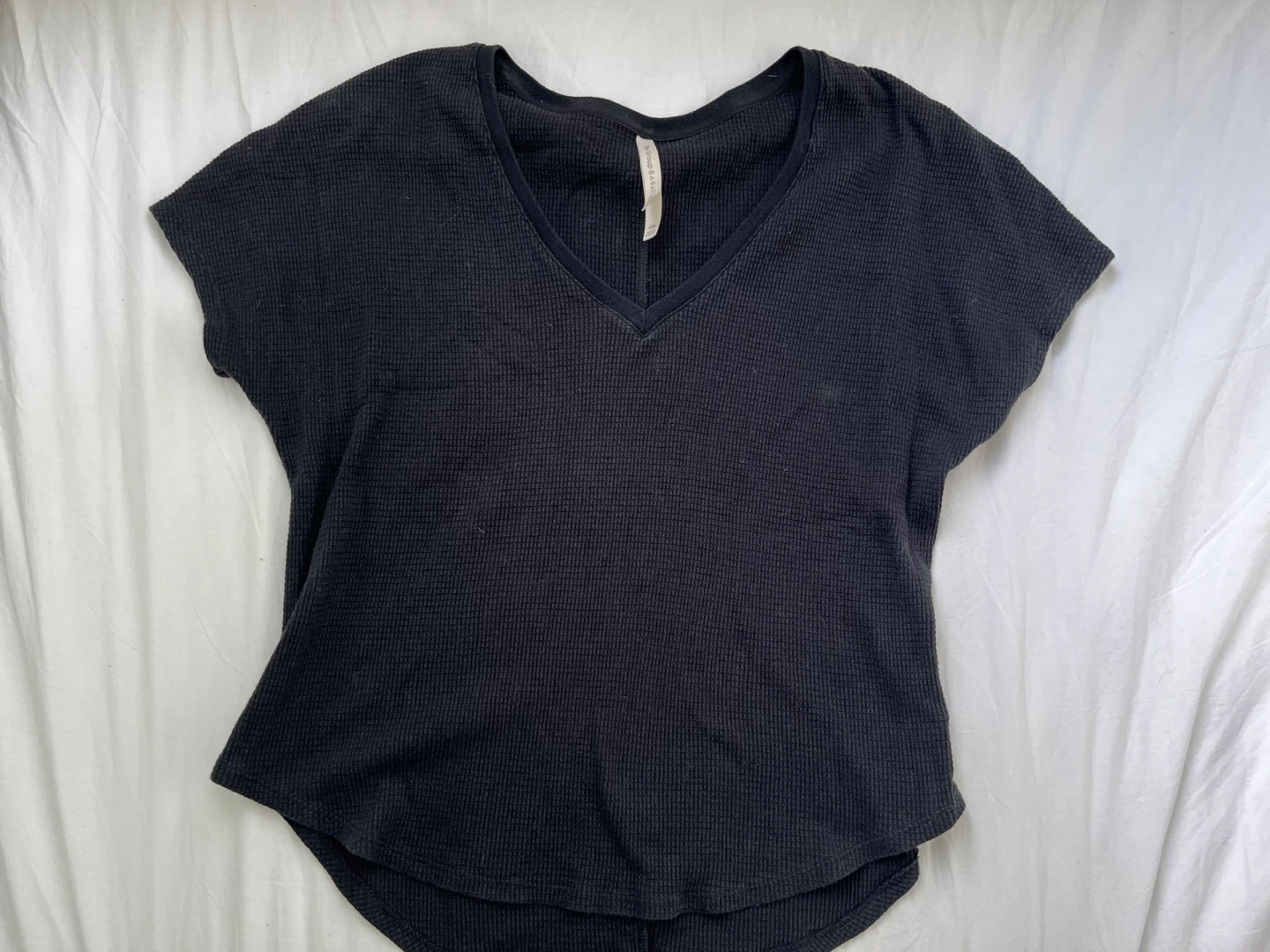 Aritzia Babaton V-Neck T-Shirt
