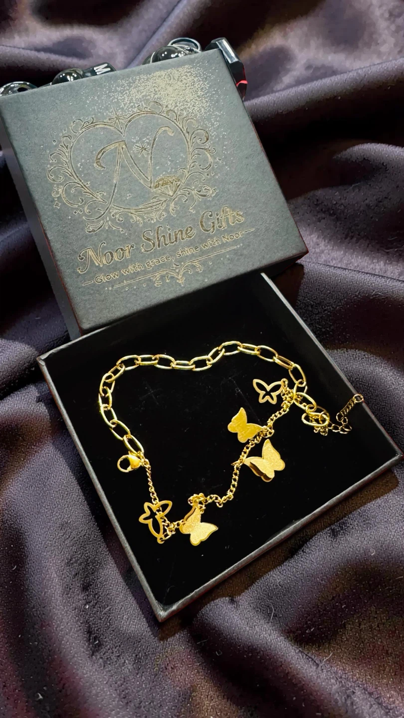 Gold Tone Butterfly Charm Bracelet - photo 3