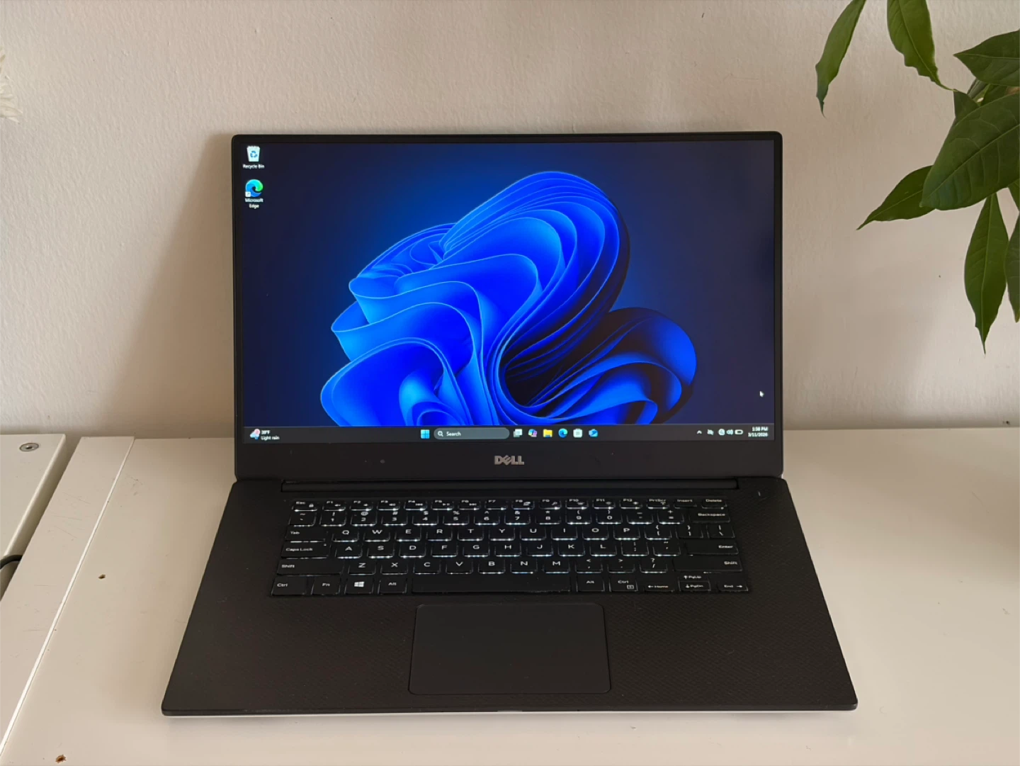 Dell XPS 15 9560 Laptop — i7 / 16GB RAM / SSD / GTX 1050