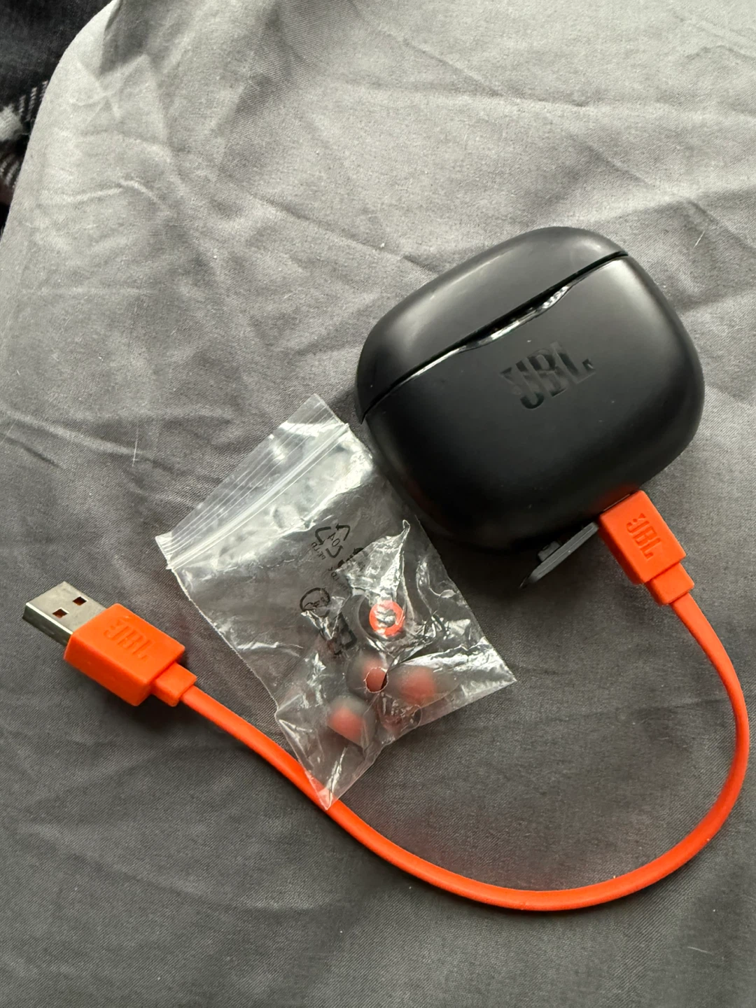 JBL Wireless Earbuds with Charging Case - photo 3