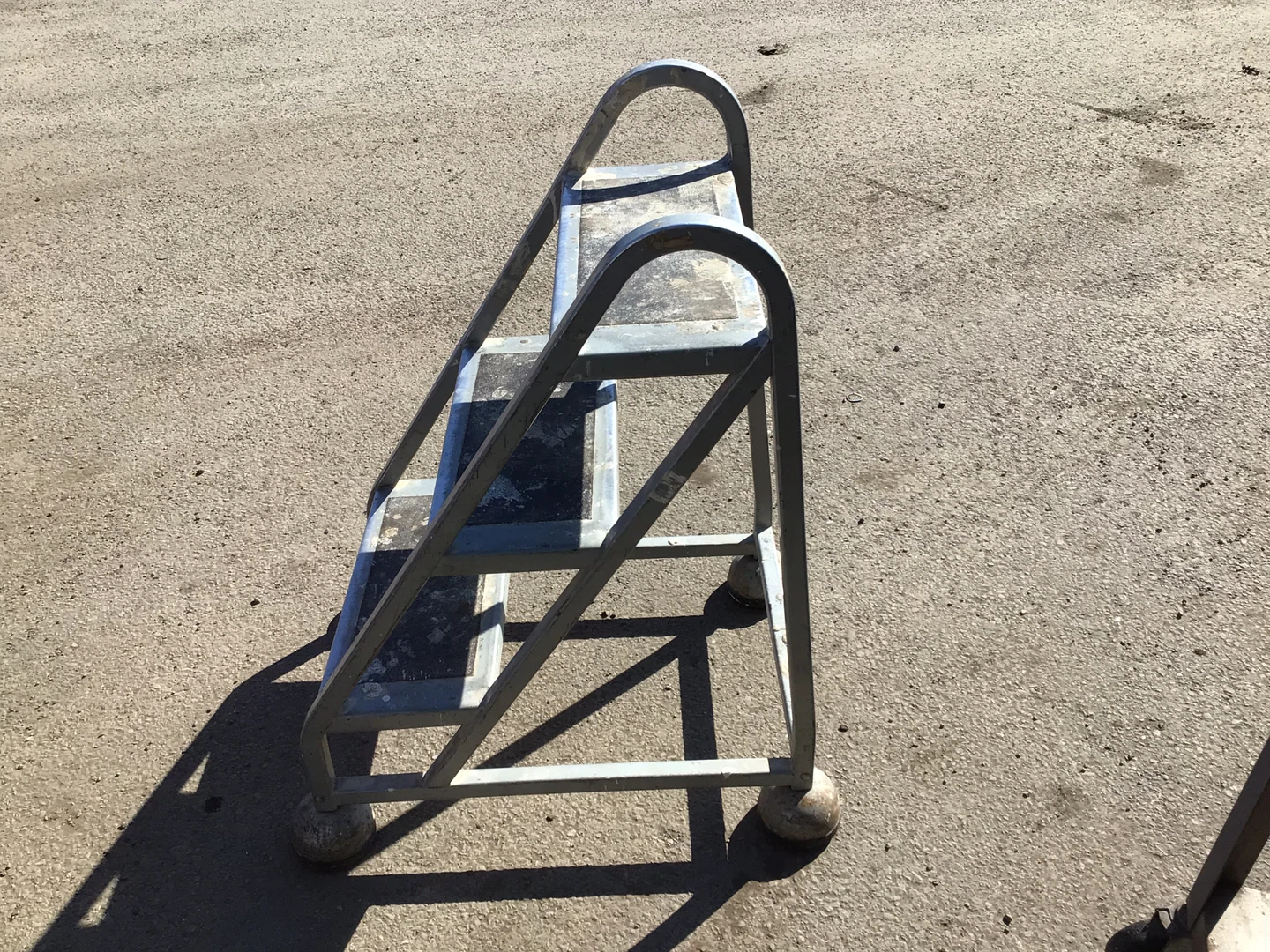 Aluminum step ladder - photo 4