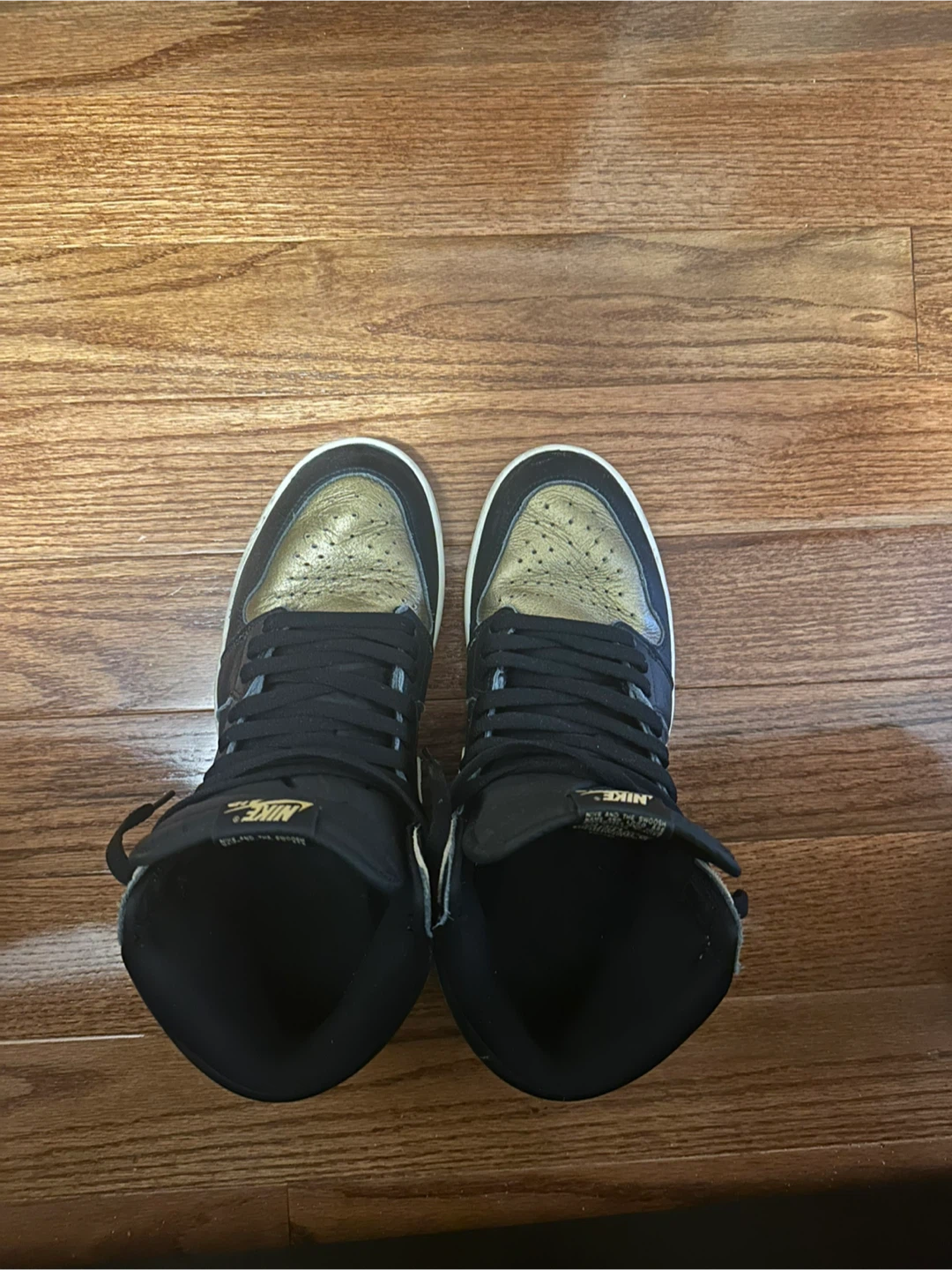 Nike Air Jordan 1 Retro High OG Shoes - Black/Metallic Gold - photo 4