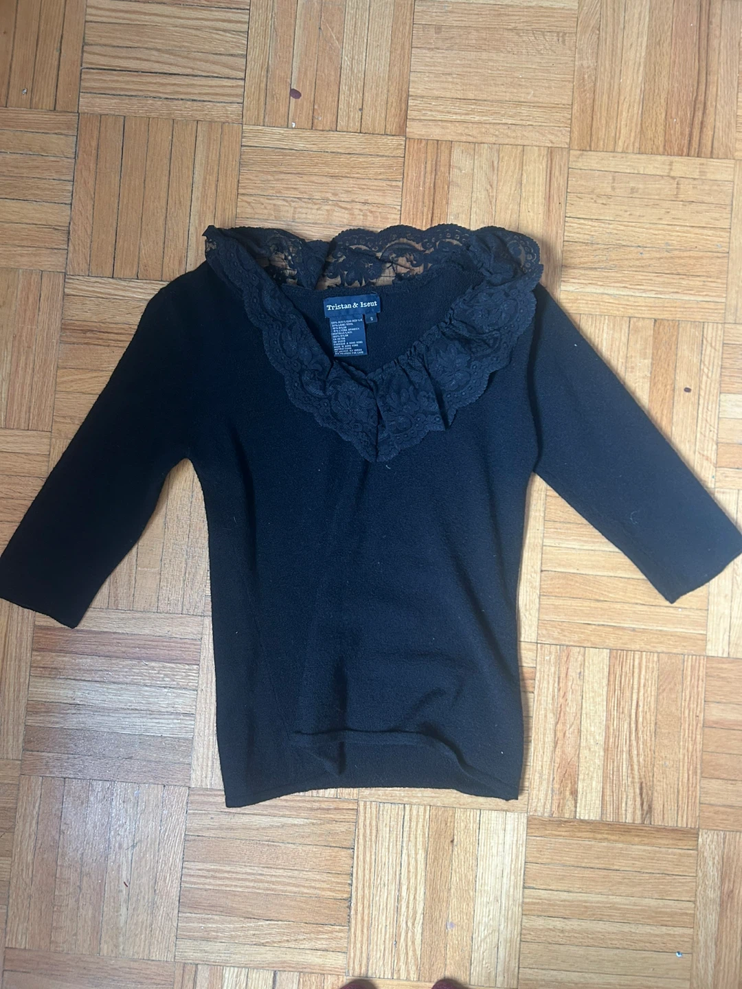 Tristan & Iseult Black Lace Trim Top Size Small