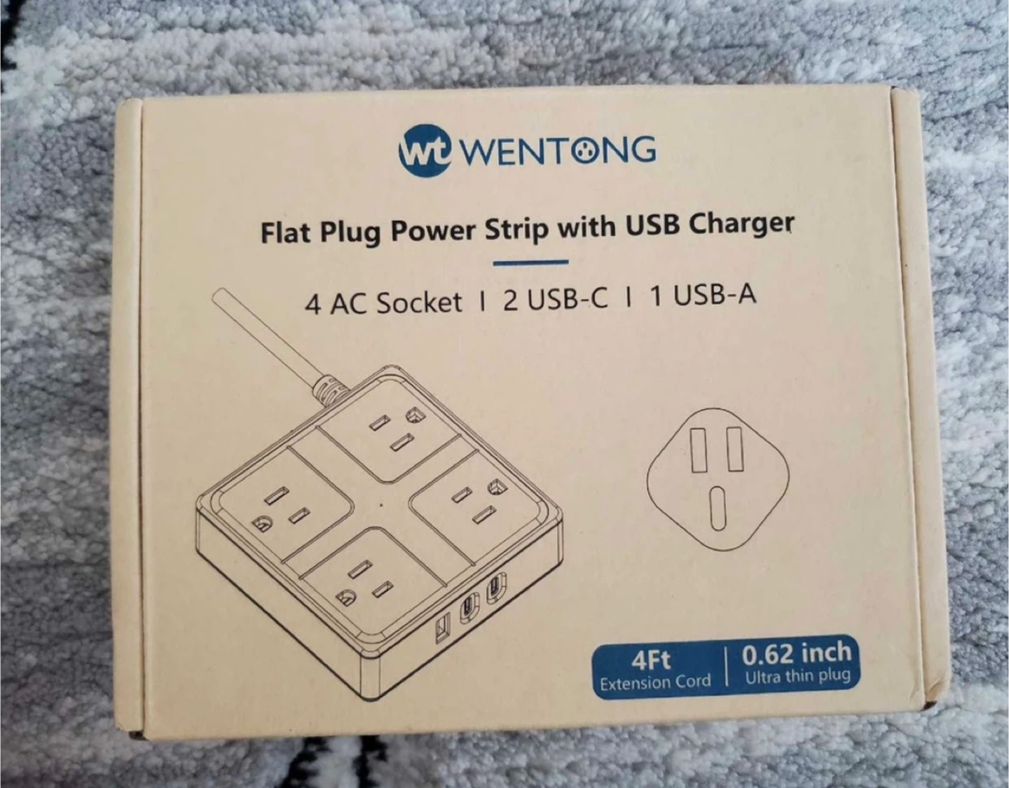 Brand new Wentong Flat Plug Power Strip with USB charging.