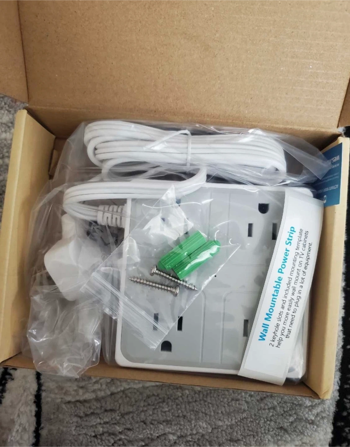 Brand new Wentong Flat Plug Power Strip with USB charging. - photo 4