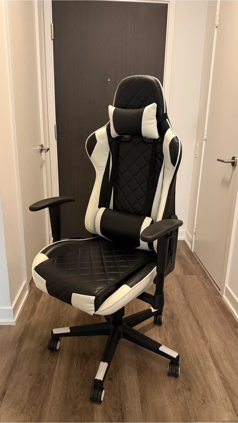 Racing Style Gaming Chair - Like New