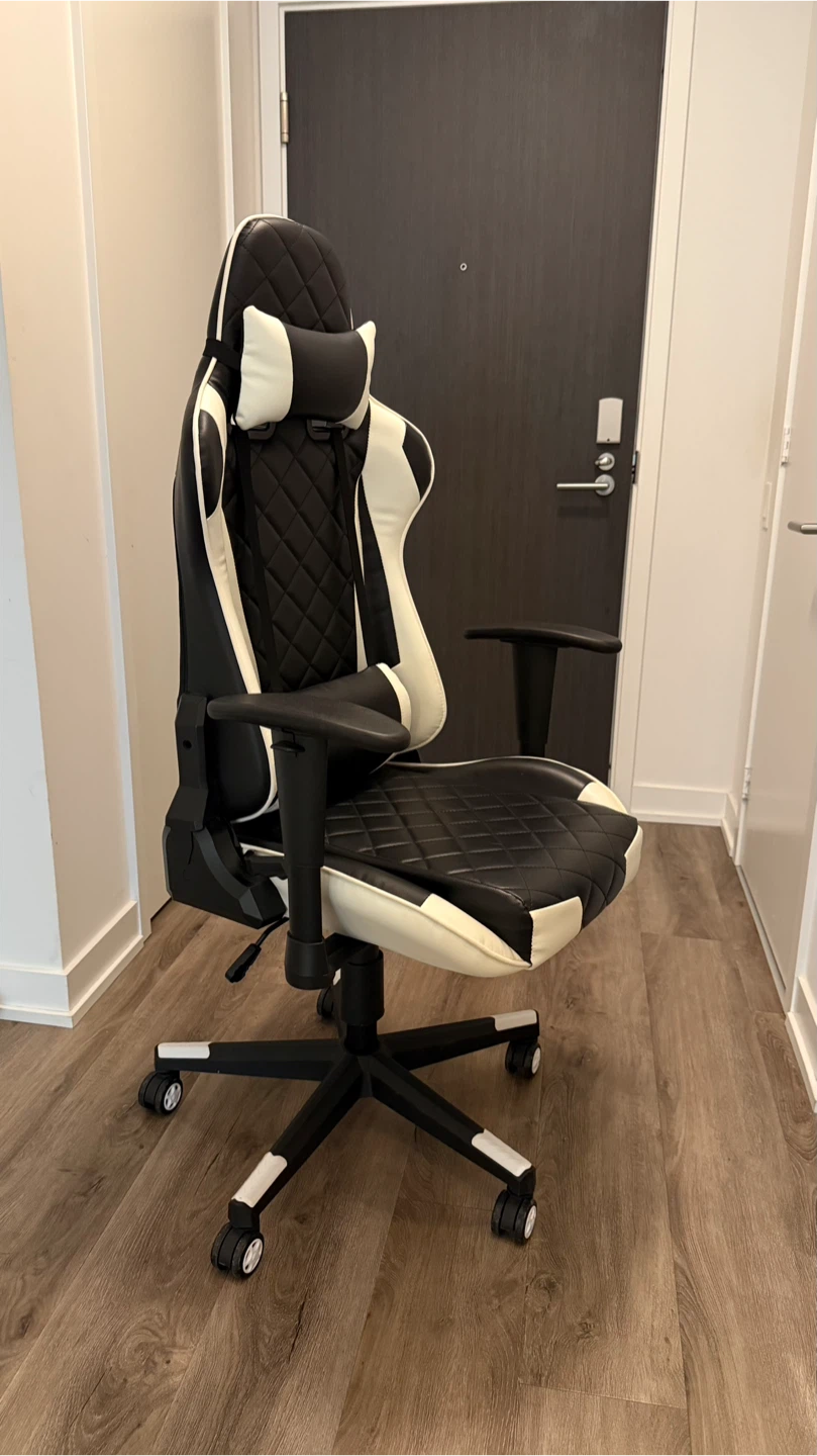 Racing Style Gaming Chair - Like New - photo 4