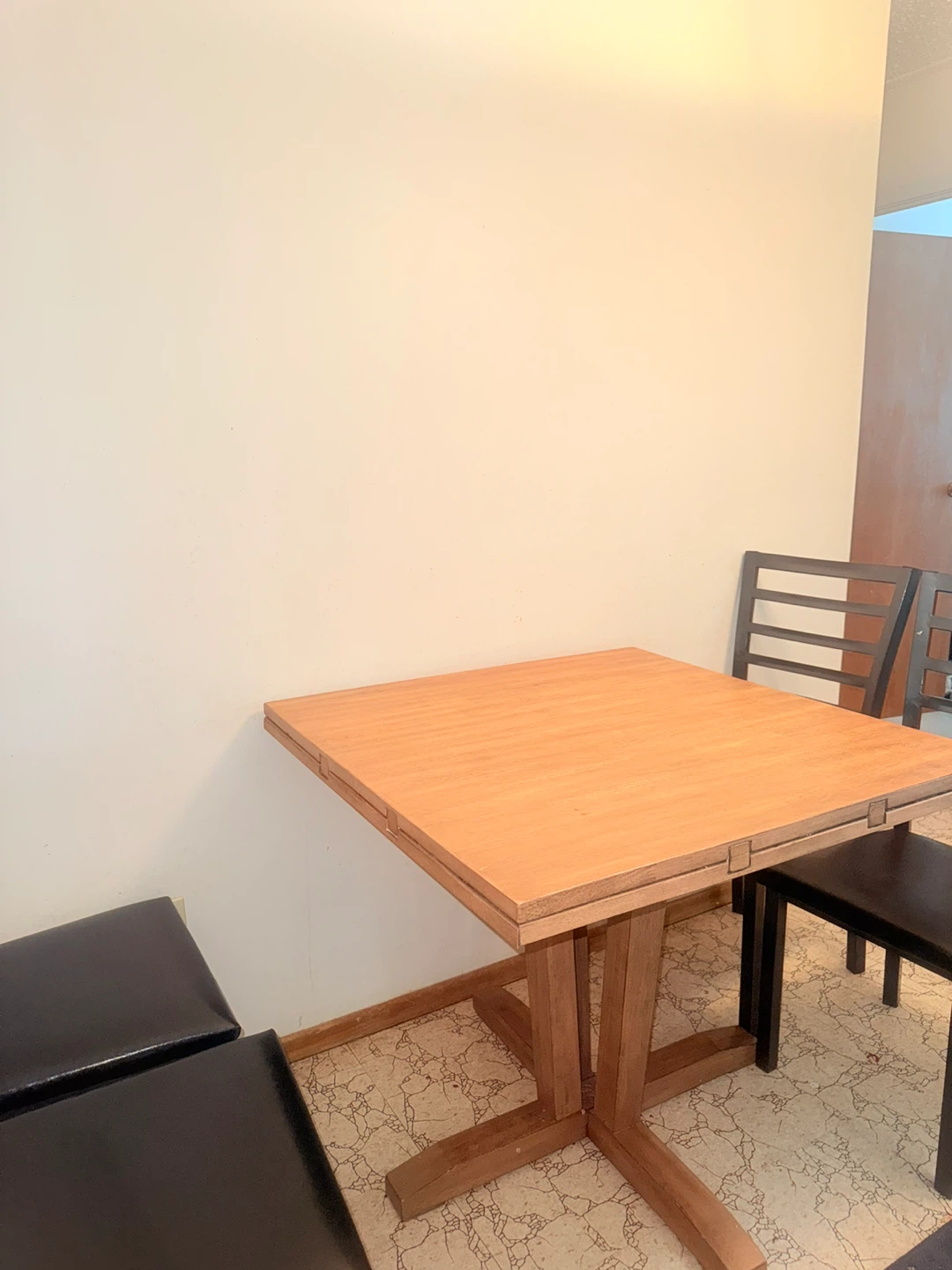 Expandable Dining Table with 4 chairs - photo 3
