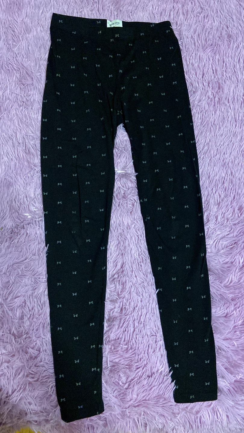 Black Leggings with Bow Pattern