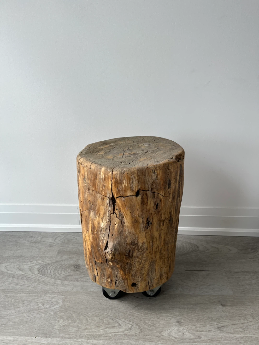 Tree Stump Side Table with Wheels - photo 5