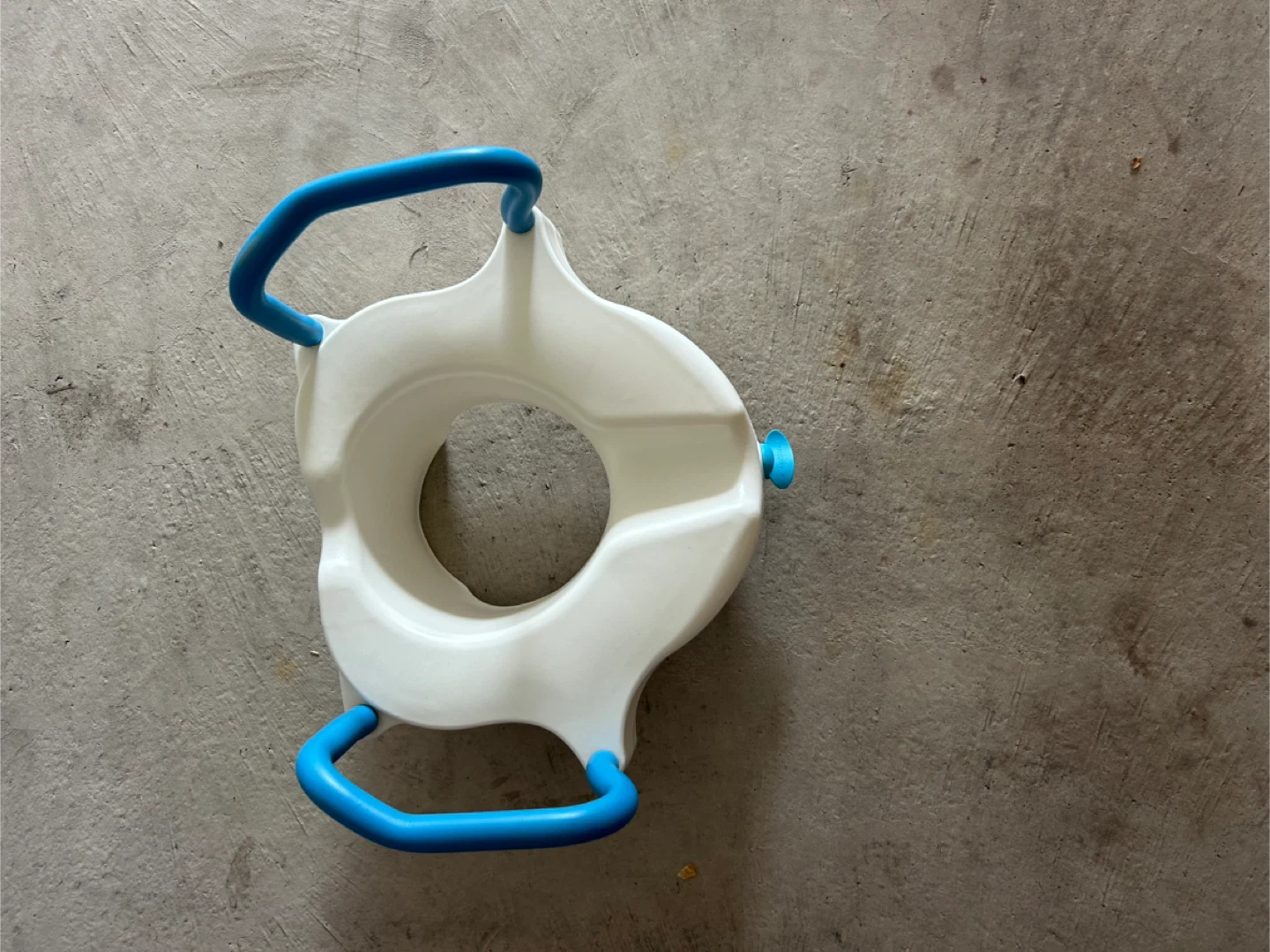 AquaSense Toilet Seat with Handles - photo 2