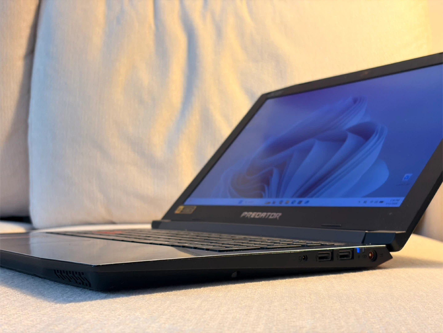 Acer Predator G3-571 Gaming Laptop - i7 / 16GB / SSD / GTX 1060 - photo 3