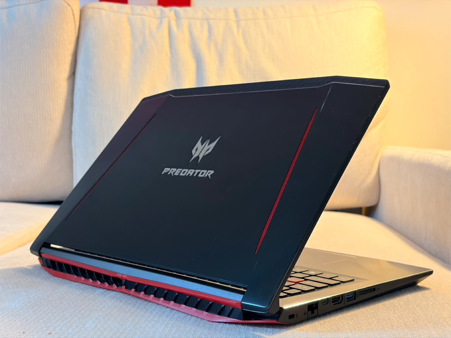 Acer Predator G3-571 Gaming Laptop - i7 / 16GB / SSD / GTX 1060 - photo 5