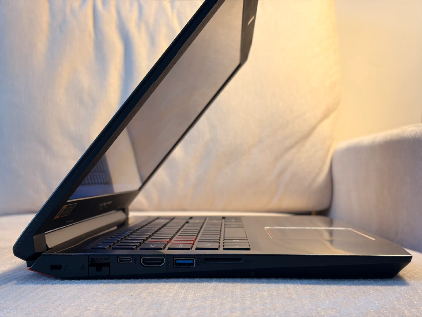 Acer Predator G3-571 Gaming Laptop - i7 / 16GB / SSD / GTX 1060 - photo 4