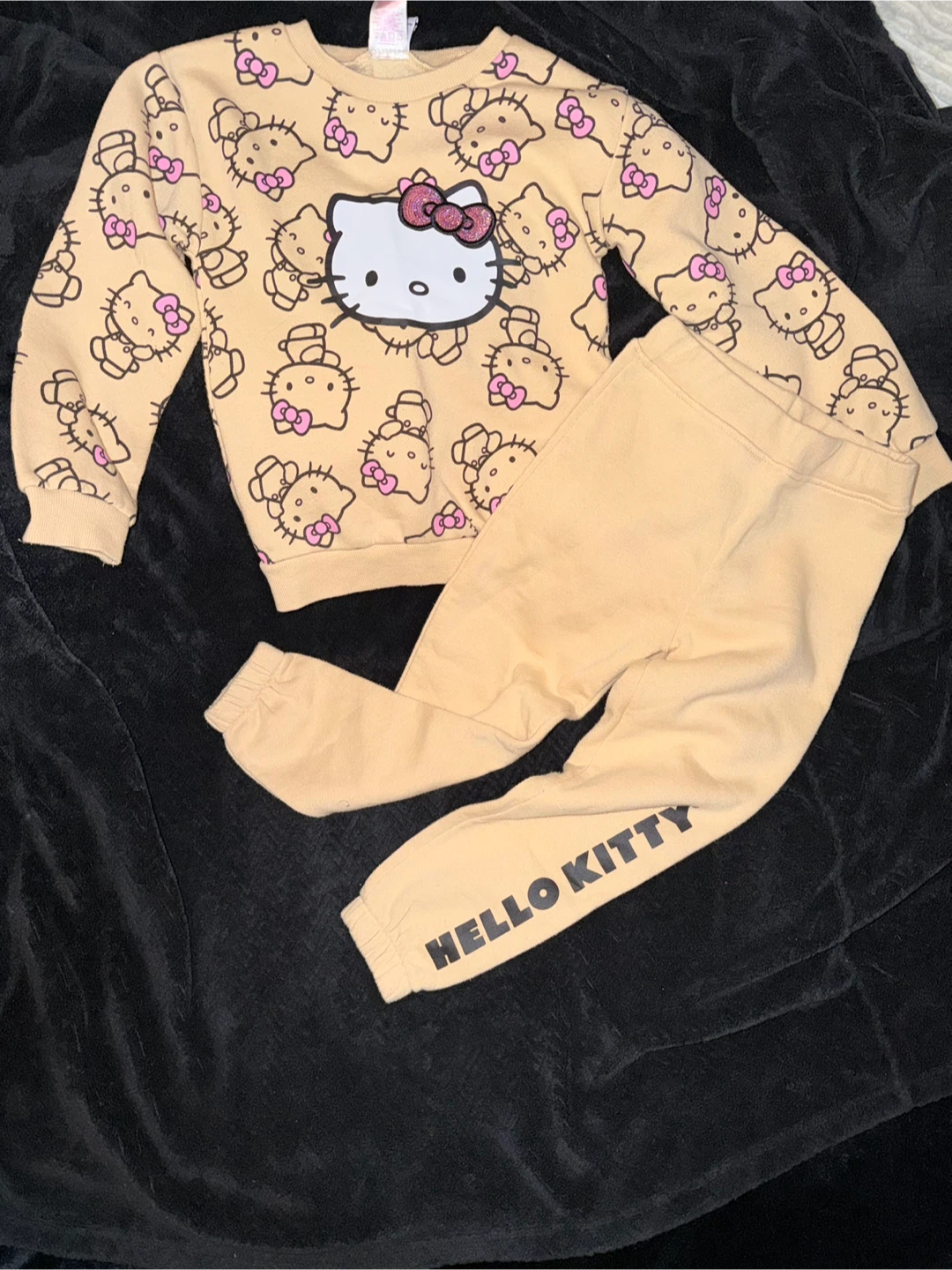 Hello Kitty Kids Sweatshirt and Pants Set - Size 6X